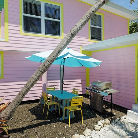 Charming Suite With Balcony And Bikes At Historic Sandpiper Inn Sanibel Exteriér fotografie