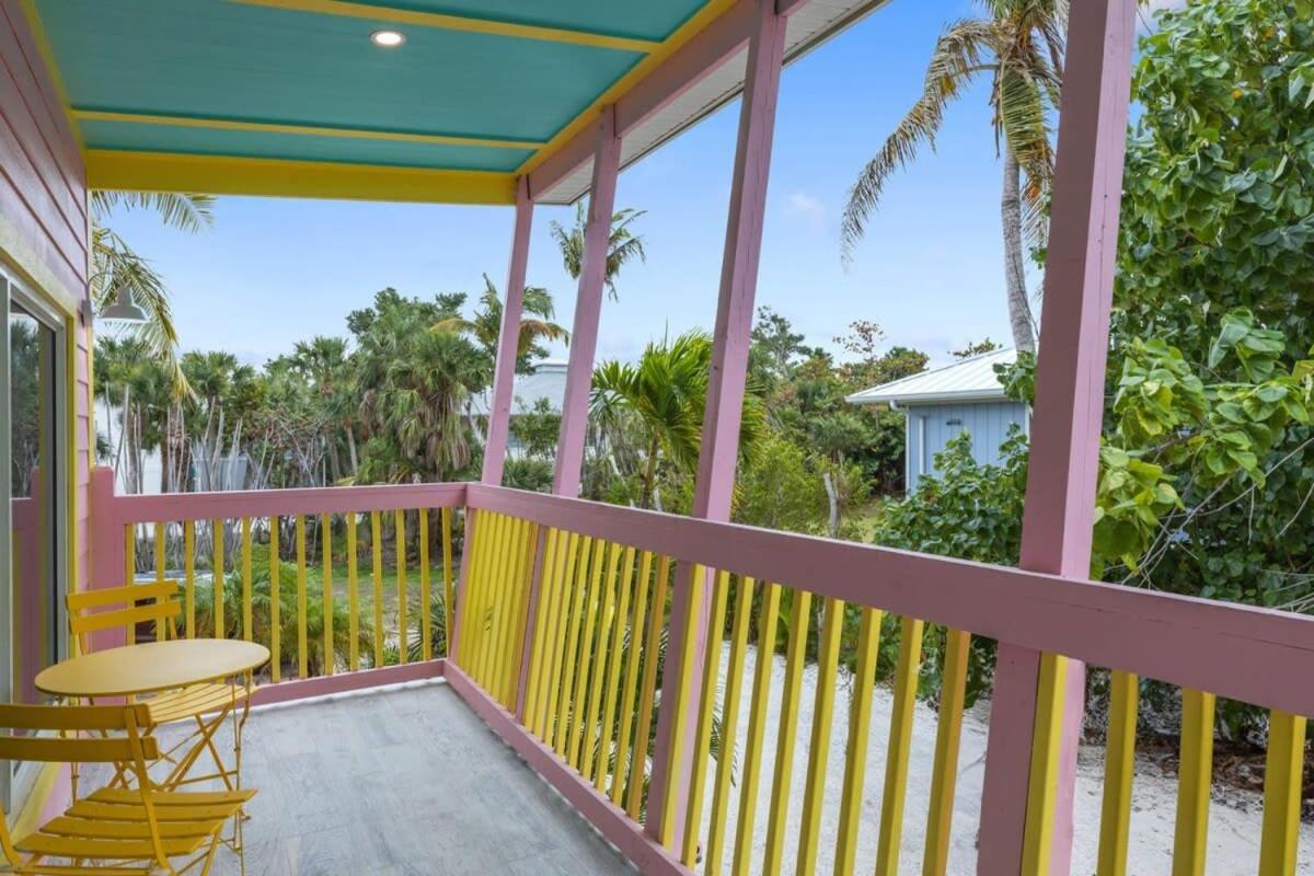 Charming Suite With Balcony And Bikes At Historic Sandpiper Inn Sanibel Exteriér fotografie