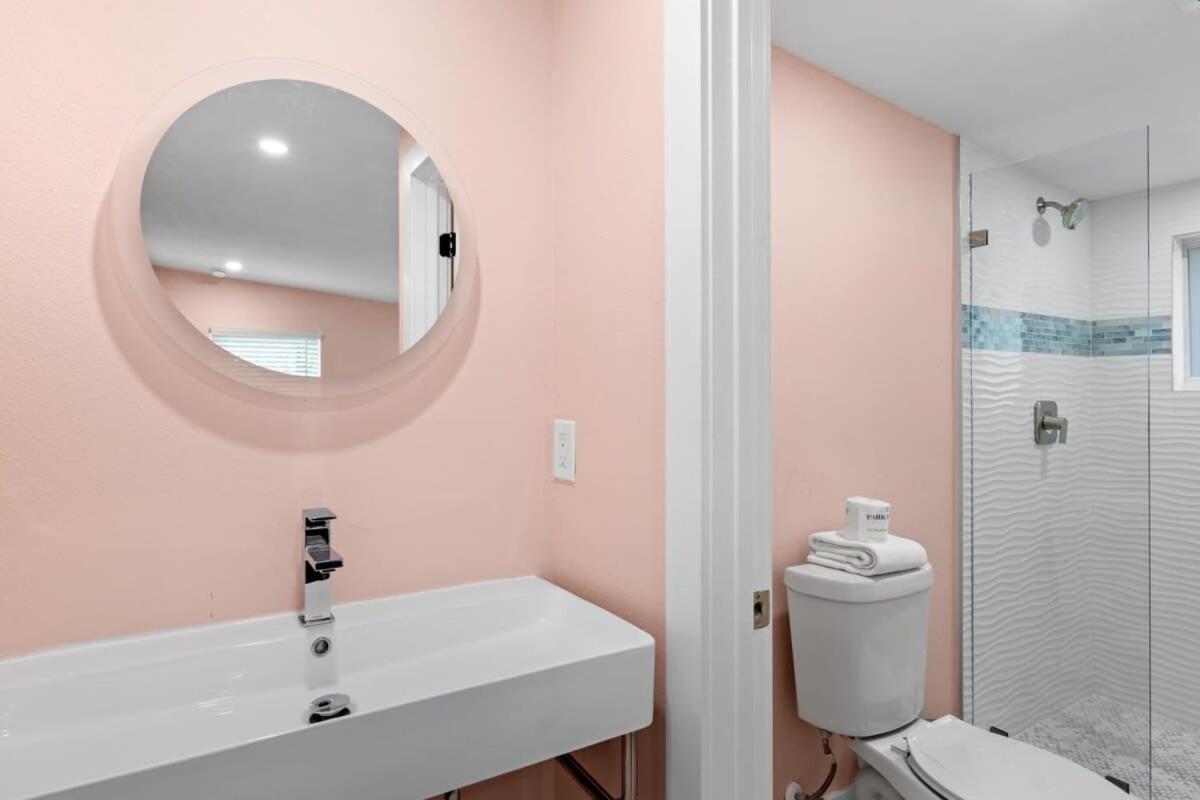 Charming Suite With Balcony And Bikes At Historic Sandpiper Inn Sanibel Exteriér fotografie
