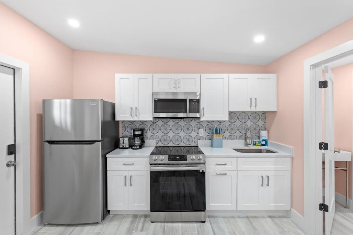 Charming Suite With Balcony And Bikes At Historic Sandpiper Inn Sanibel Exteriér fotografie