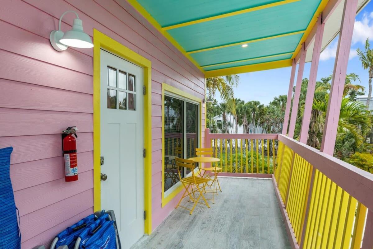 Charming Suite With Balcony And Bikes At Historic Sandpiper Inn Sanibel Exteriér fotografie