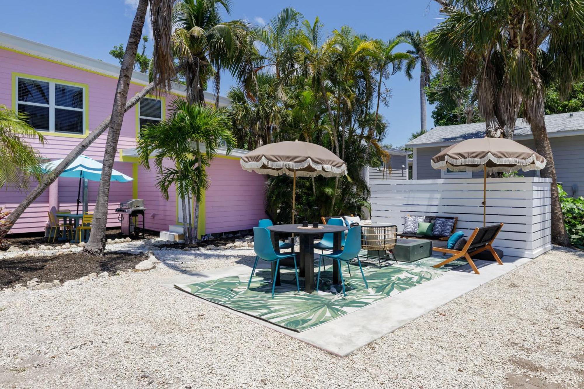 Charming Suite With Balcony And Bikes At Historic Sandpiper Inn Sanibel Exteriér fotografie