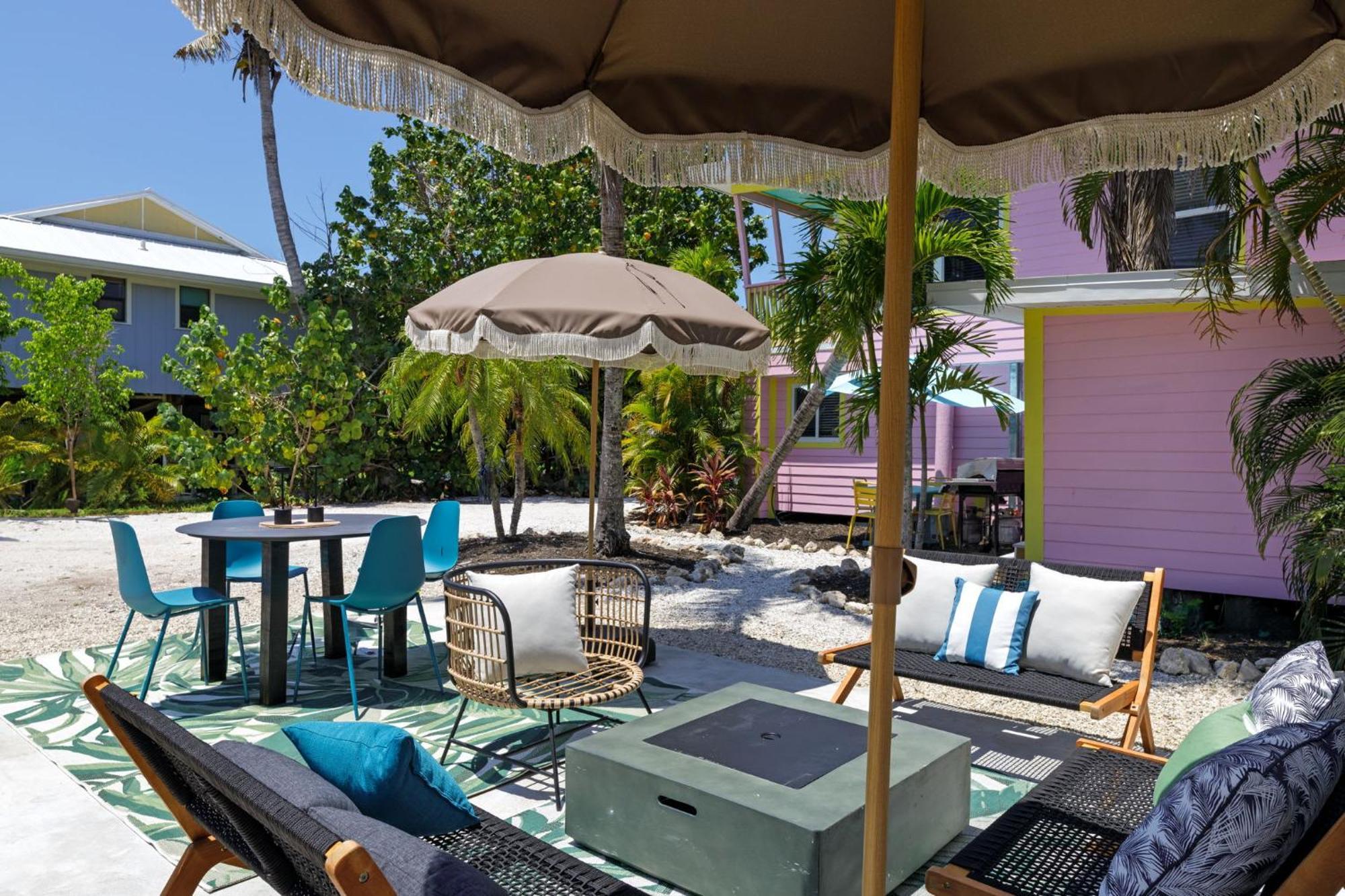 Charming Suite With Balcony And Bikes At Historic Sandpiper Inn Sanibel Exteriér fotografie